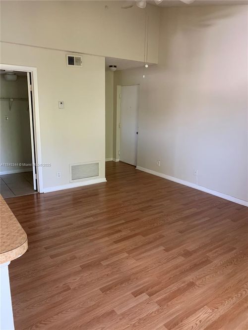 apt-268-5672 Rock Island Rd, Tamarac, FL, 33319-2888 | Card Image