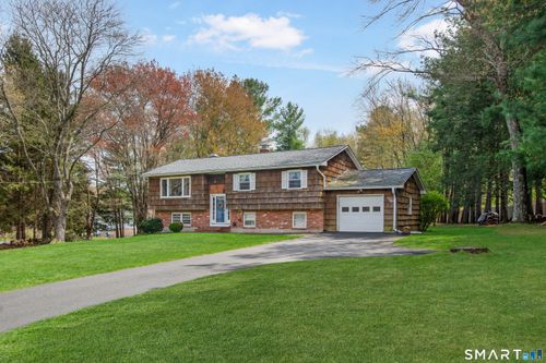 3 Daniels Dr, Danbury, CT, 06811-2707 | Card Image