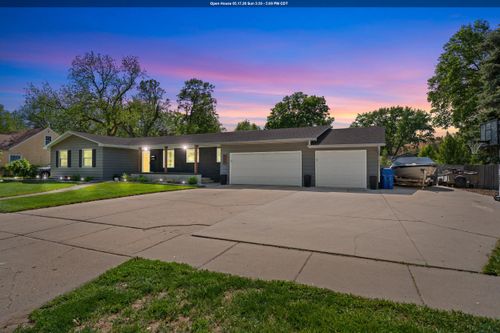 609 Thomas, Vermillion, SD, 57069 | Card Image