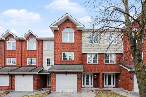 29-26 Wrenwood Crescent, South of Baseline to Knoxdale, ON, K2G5V5 | Card Image