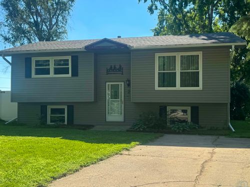 2 Union Ct, McCook Lake, SD, 57049-4049 | Card Image