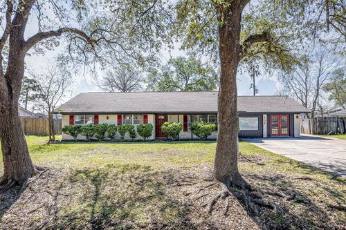 109 Staples Dr, Baytown, TX, 77523-9046 | Card Image