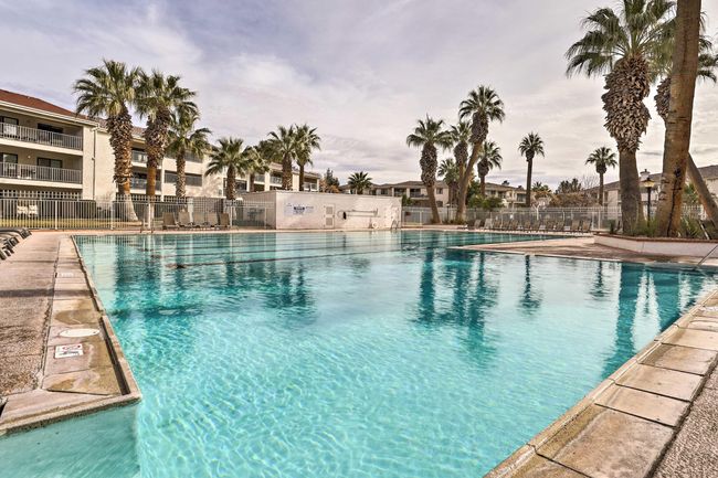 Las Palmas Resort Pool | Image 39