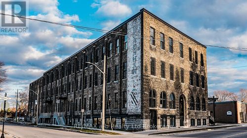 245 Downie St, Stratford, ON, N5A1X5 | Card Image