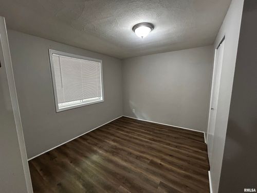 108 Oakdale St, East Peoria, IL, 61611-2434 | Card Image