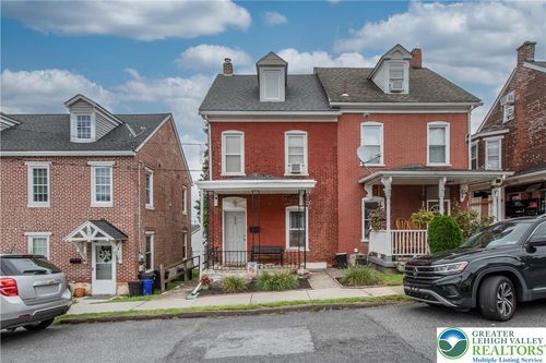 606 Valley St, EASTON, PA, 18042-6370 | Card Image