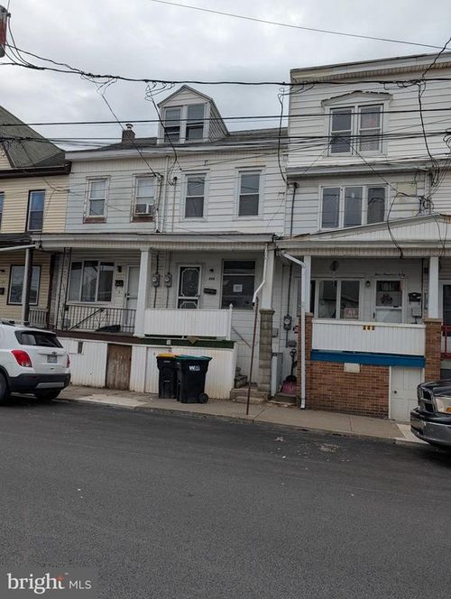 438 W 6th St, MOUNT CARMEL, PA, 17851-1861 | Card Image