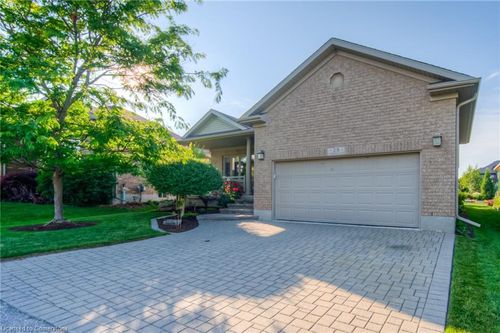 28 Amberdale Way, New Hamburg, ON, N3A0C1 | Card Image