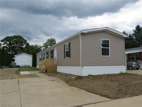 2663 Lake Breeze Dr, Madison, OH, 44057-3451 | Card Image