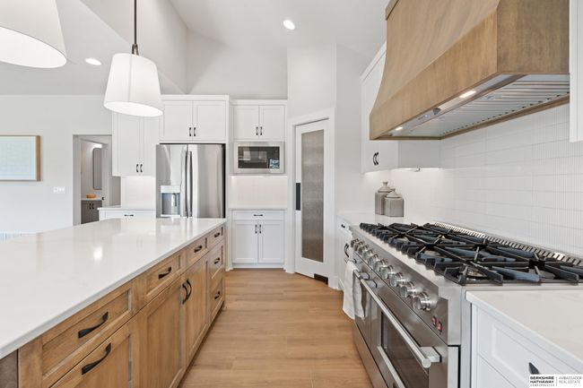 21009 C St, House other with 4 bedrooms, 4 bathrooms and 3 parking in Elkhorn NE | Image 25