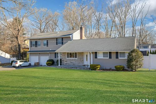 70 Archer Ln, Stamford, CT, 06905-1721 | Card Image