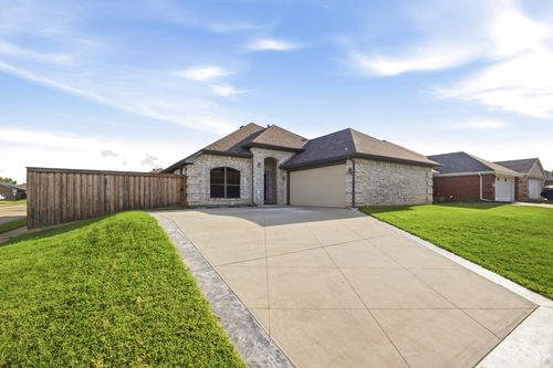 9101 Autumn Falls Dr, Fort Worth, TX, 76118-7766 | Card Image