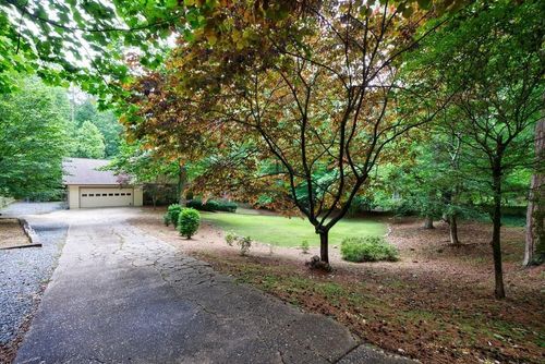 10565 Shallowford Rd, Roswell, GA, 30075-2742 | Card Image