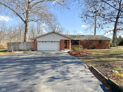 645 Sycamore Ct, Zionsville, IN, 46077-9047 | Card Image