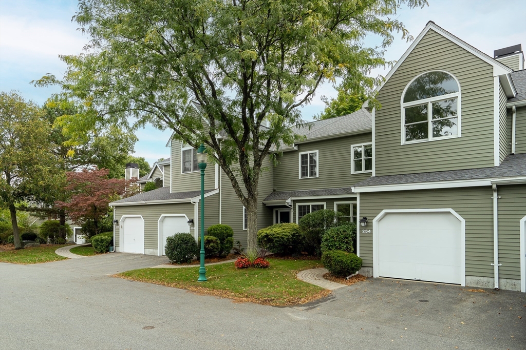 Bishops Forest Dr, Waltham, MA 02452