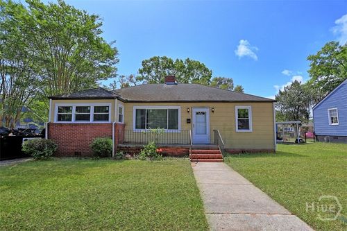 2403 E 37th St, Savannah, GA, 31404-3846 | Card Image