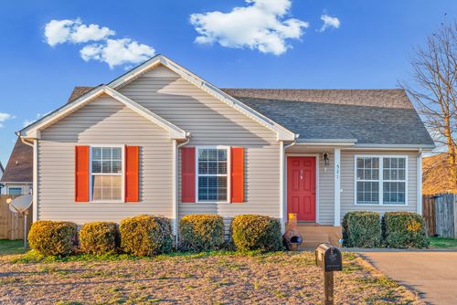 521 Oakmont Dr, Clarksville, TN, 37042-4706 | Card Image