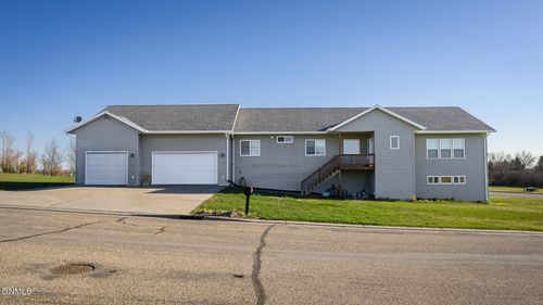 900 Progress Pl, Underwood, ND, 58576-4400 | Card Image