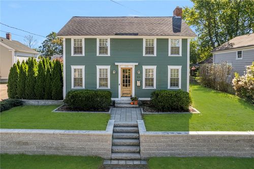 230 Marlborough St, East Greenwich, RI, 02818-3634 | Card Image
