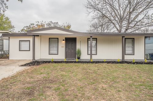 4545 Reaford Dr, Haltom City, TX, 76117-4426 | Card Image