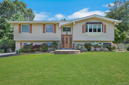 6 Hannah Ln, Valley Cottage, NY, 10989-1307 | Card Image