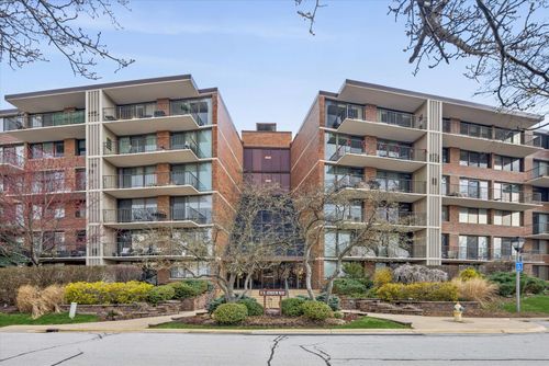 603-2 S Atrium Way, Elmhurst, IL, 60126-5273 | Card Image