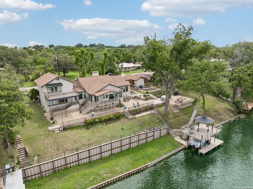 939 Reiley Rd, Seguin, TX, 78155-1356 | Card Image
