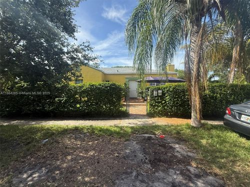1-695 Ne 81st St, Miami, FL, 33138-4614 | Card Image