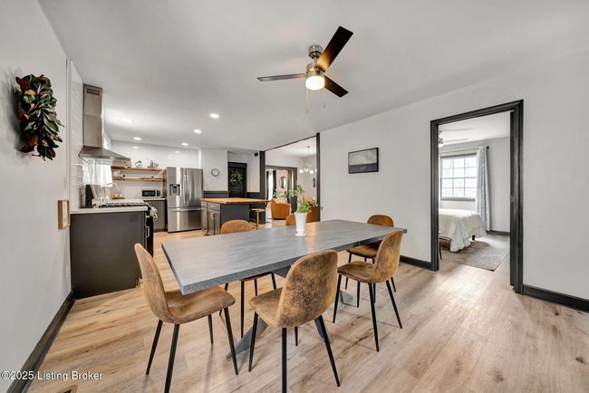 dining area | Image 8