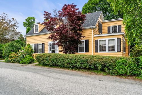 15 Linden St, Marblehead, MA, 01945-2311 | Card Image