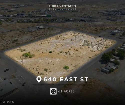 640 East St, Pahrump, NV, 89048-4687 | Card Image