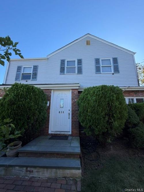 650 8th Ave, New Hyde Park, NY, 11040-5406 | Card Image