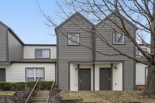 1447 E Oakwood Ln, Springfield, MO, 65803-4353 | Card Image