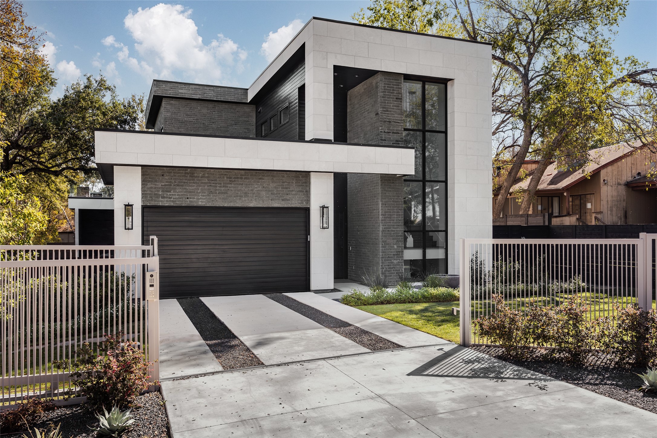 Dondale Cir, Austin, TX 78746