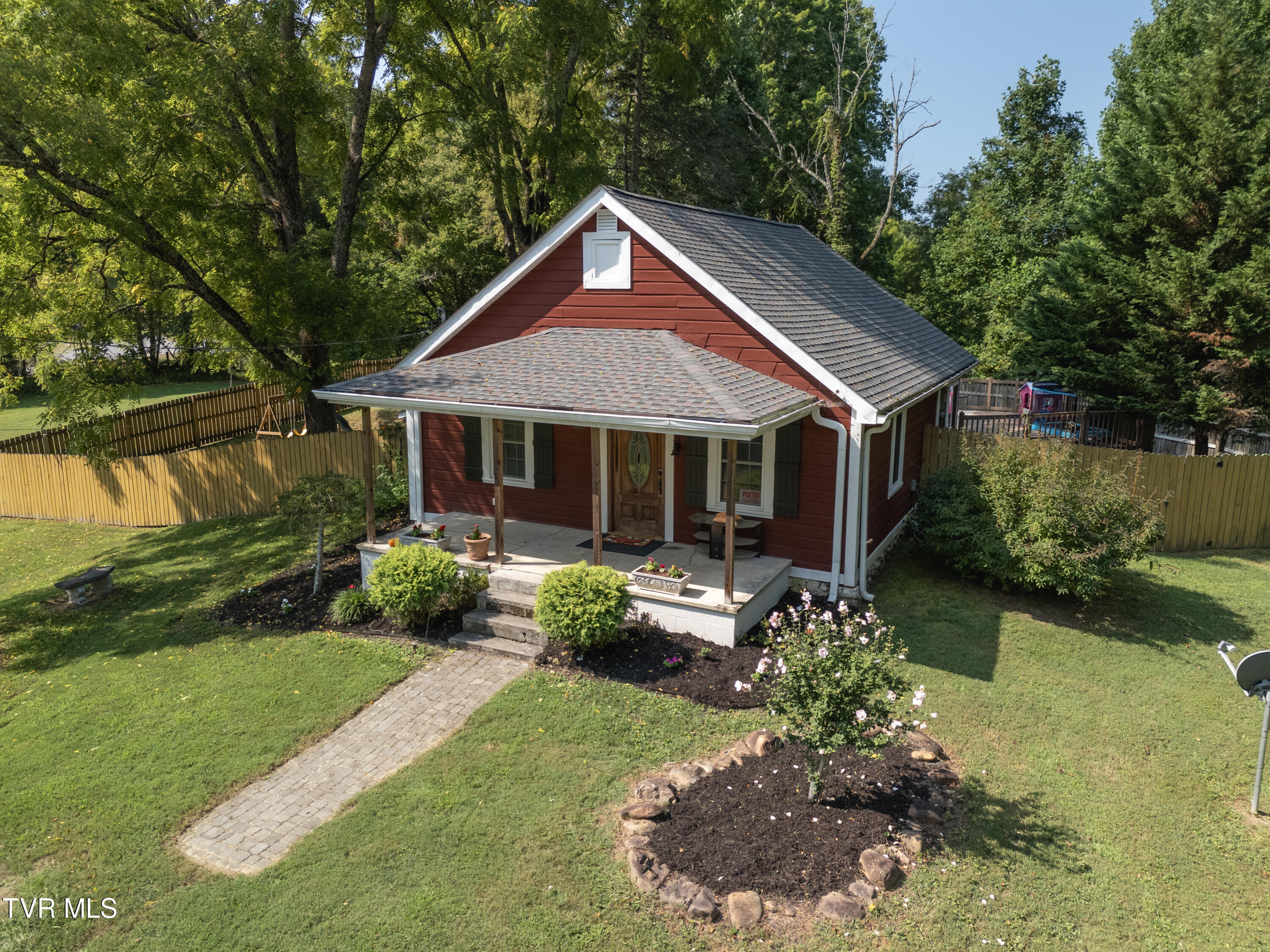 Russell Hill Rd, Elizabethton, TN 37643