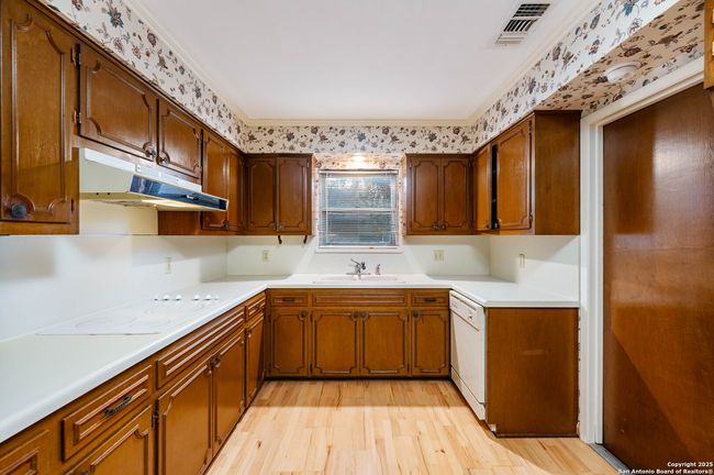 5645 Parkcrest Dr, House other with 4 bedrooms, 4 bathrooms and null parking in Windcrest TX | Image 10