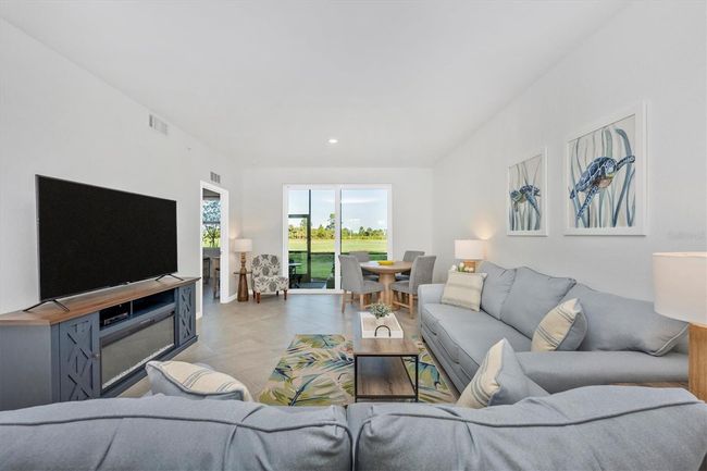 living room | Image 14