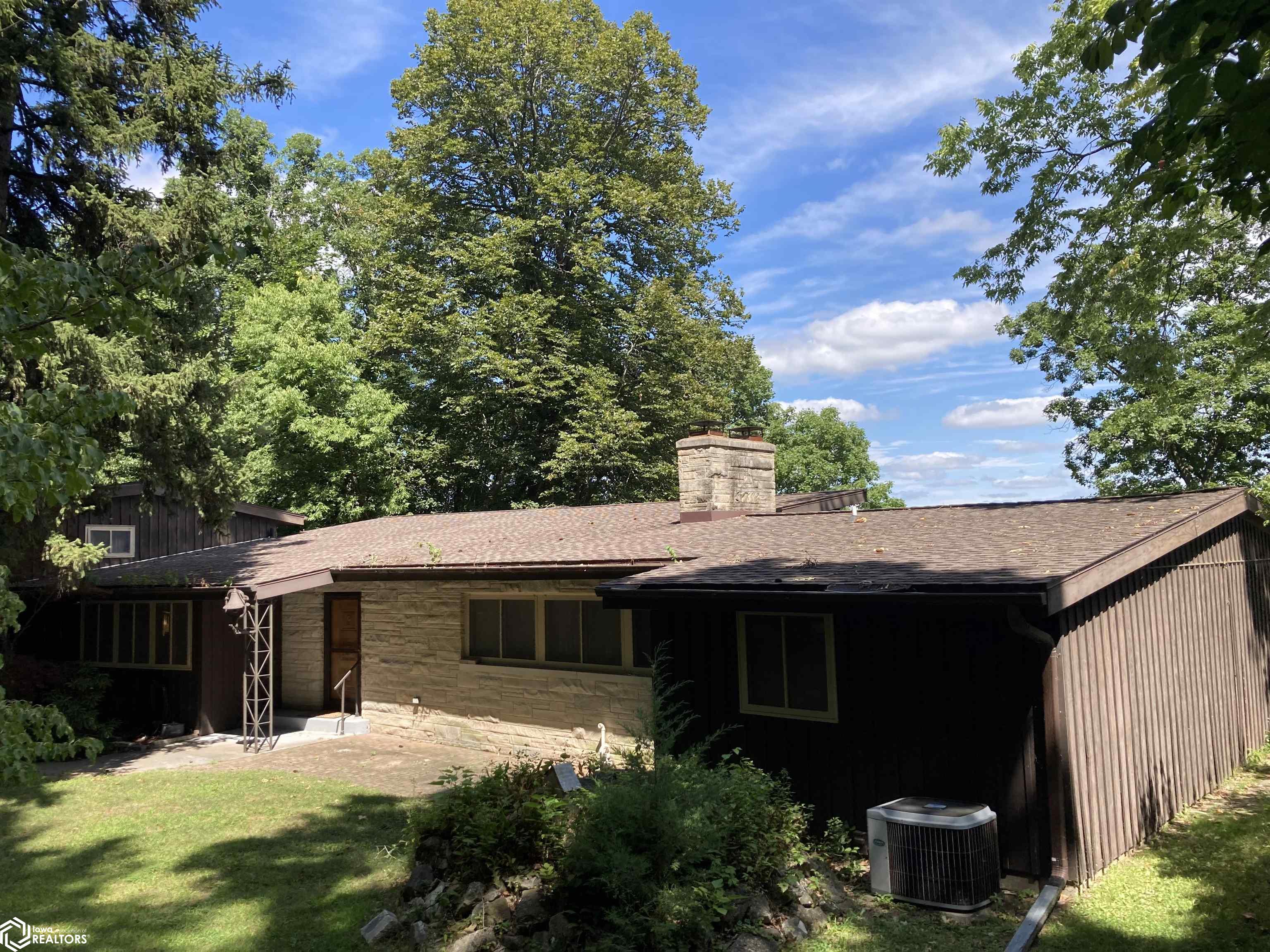 River St, Burlington, IA 52601