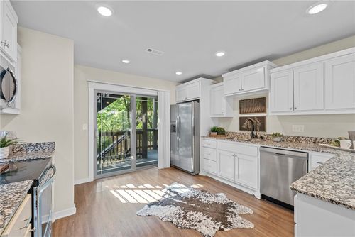 1987 N Bourbon Dr, Fayetteville, AR, 72703-2453 | Card Image