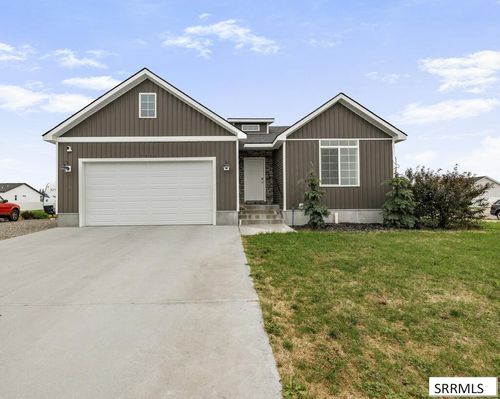 3916 N Hemingway Ave, Idaho Falls, ID, 83401-1533 | Card Image