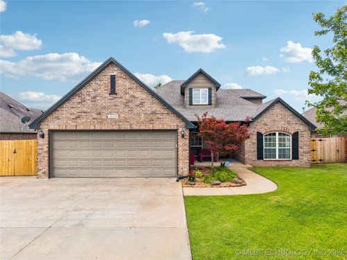 10220 N 119th East Ave, Owasso, OK, 74055-4324 | Card Image