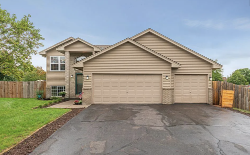 14617 Zilla St Nw, Andover, MN, 55304-7718 | Card Image