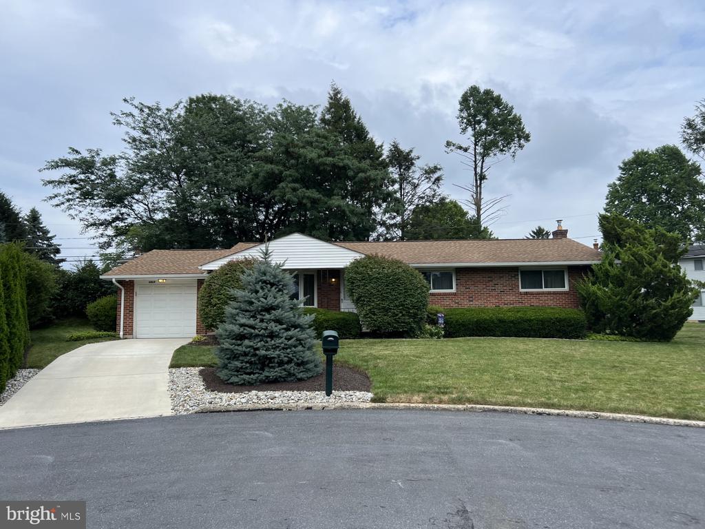 Beech Cir, Macungie, PA 18062