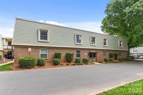 h-2632 Park Rd, Charlotte, NC, 28209-1390 | Card Image
