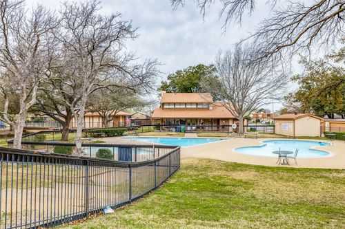 2016 Westbain Dr, Arlington, TX, 76015-1129 | Card Image
