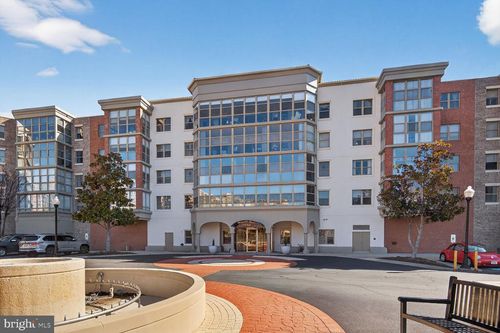 unit-108-19360 Magnolia Grove Sq, LEESBURG, VA, 20176-6894 | Card Image