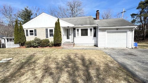 2 Carpenter Rd, Lynnfield, MA, 01940-2319 | Card Image