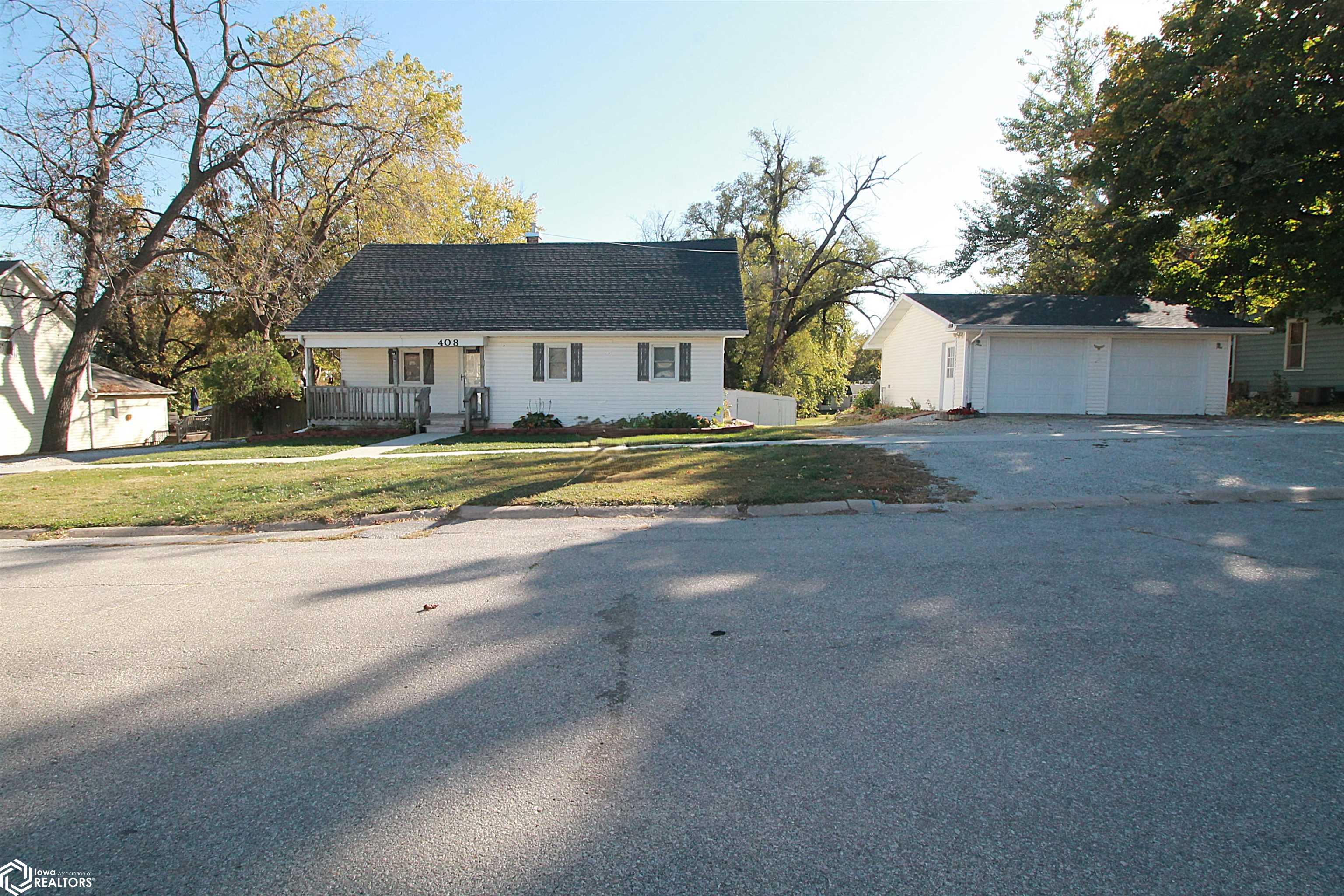 Stuart St, Clarinda, IA 51632