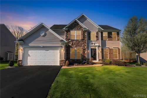 5860 Monaghan Ln, Clarence Ctr, NY, 14032-9412 | Card Image