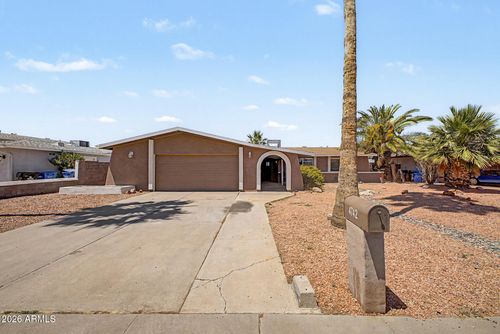 4742 W Paradise Dr, Glendale, AZ, 85304-2935 | Card Image